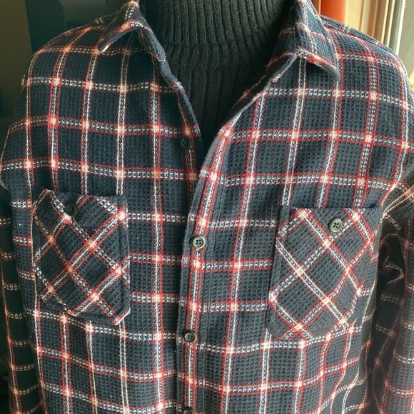 Red Ale by Alesbury Button up Shirt - Picture 2 of 7